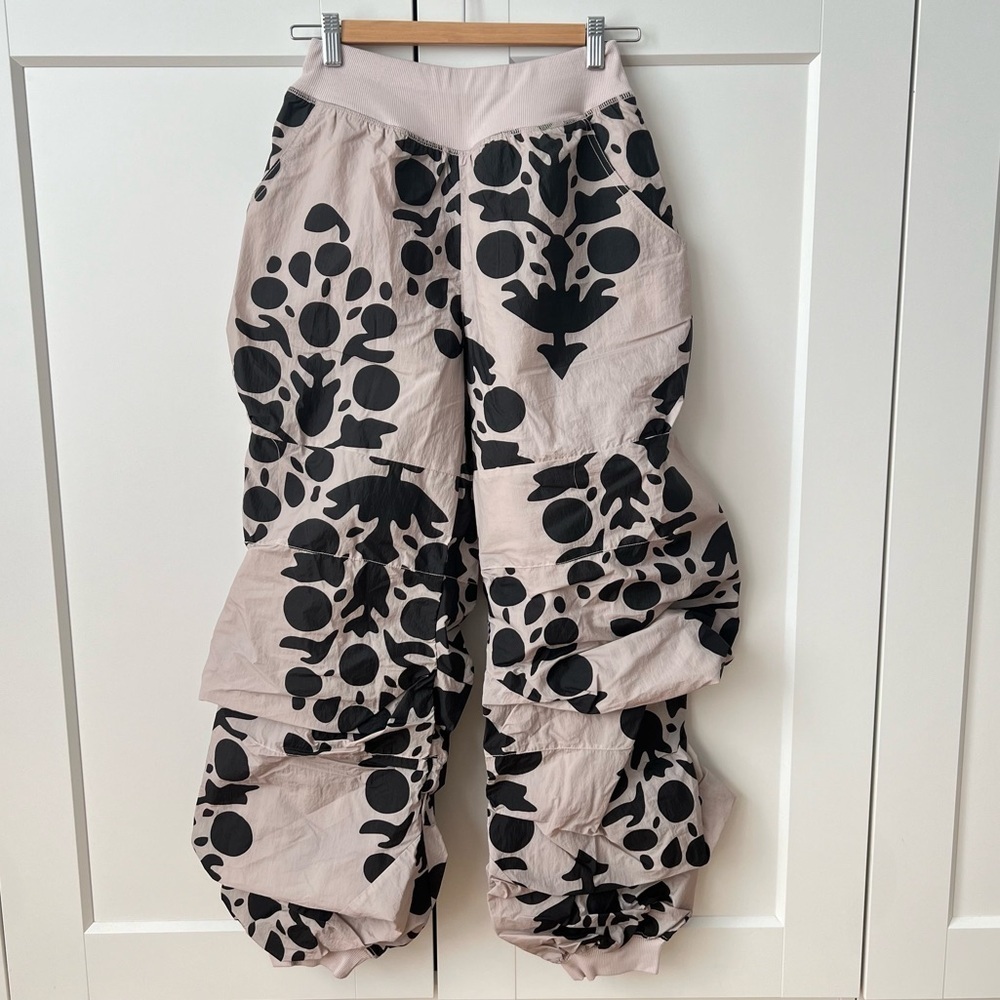 FP Movement Parade Pants sz Small - Picture 5 of 13